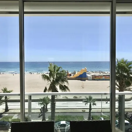 Face A La - 6 A 8 Personnes - En Roussillon Apartament