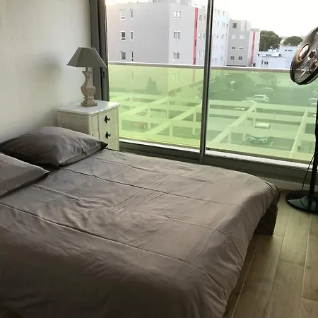 Face A La - 6 A 8 Personnes - En Roussillon